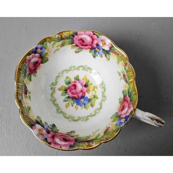 Tea cup and Saucer, Vintage Paragon, Tapestry Rose, Pink Cabbage Roses - Picture 6 of 9